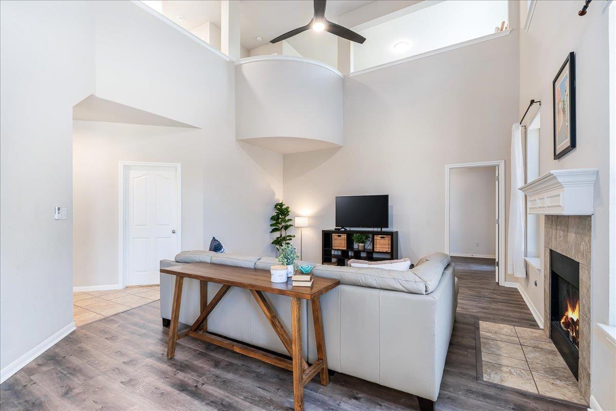 22113 Rose Grass LN