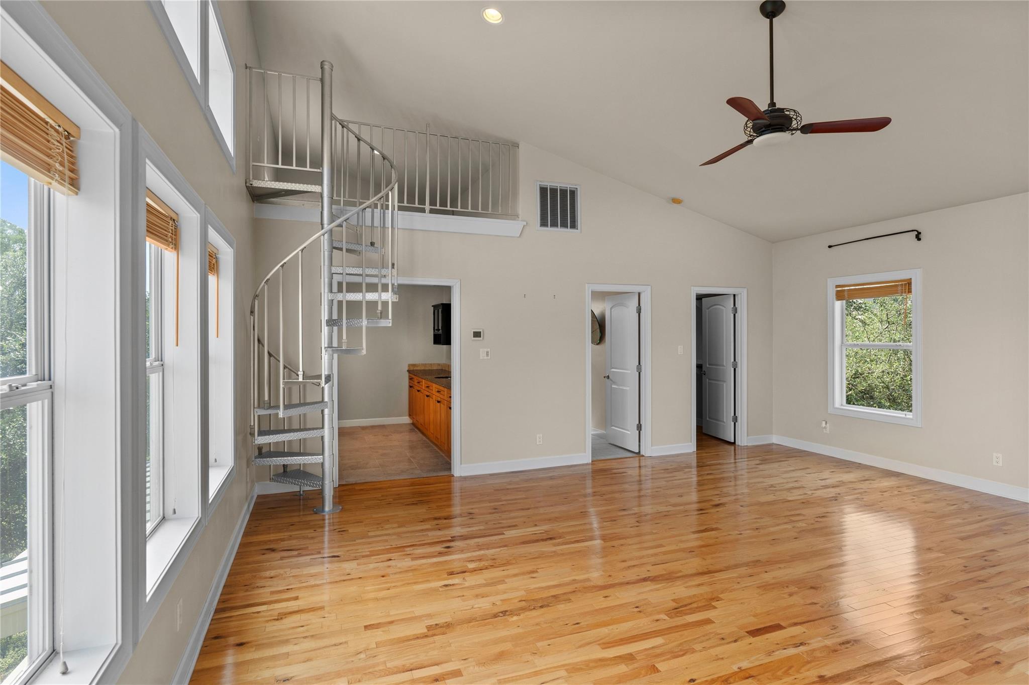 10200 Birdlip CIR