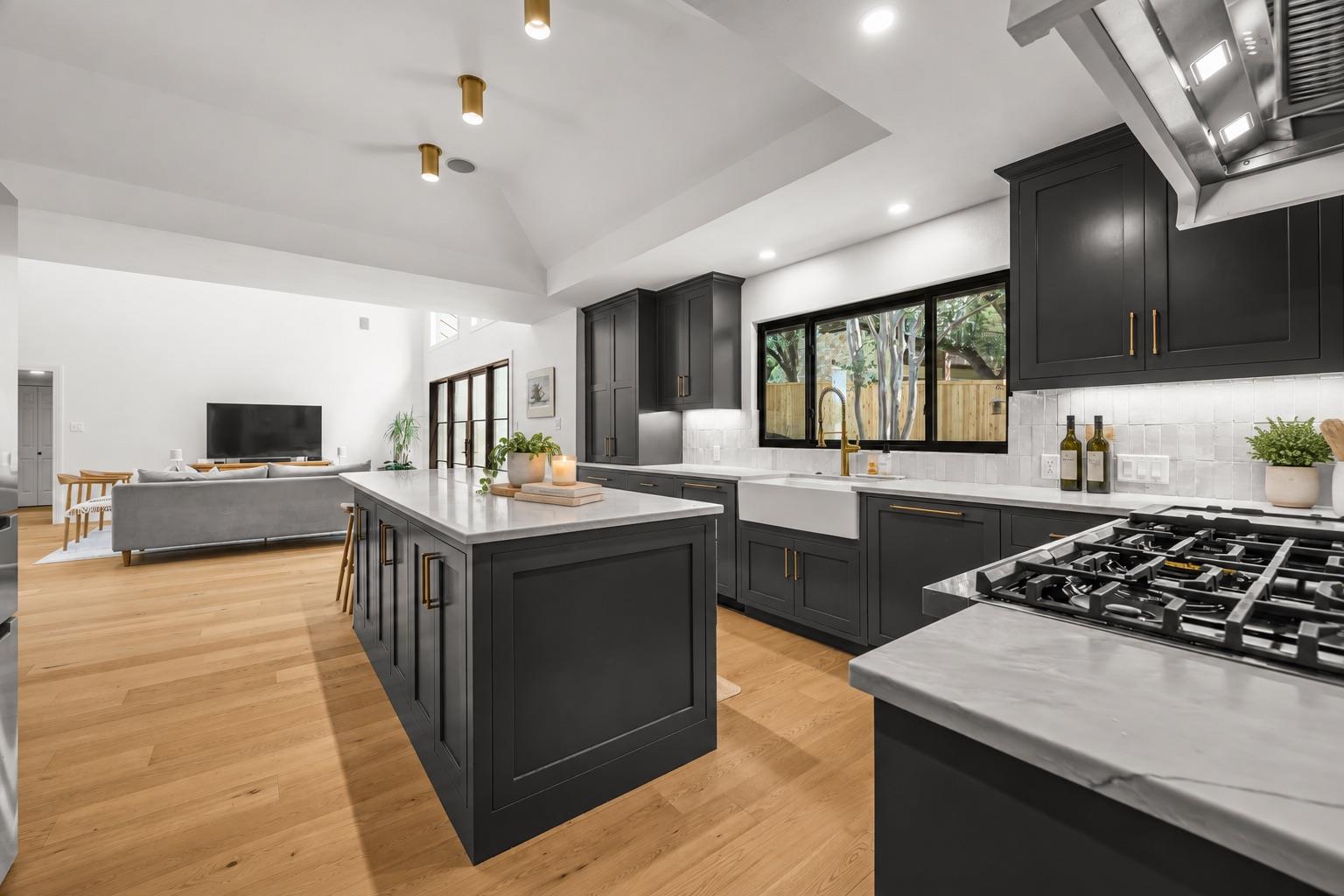2308 Cypress PT E