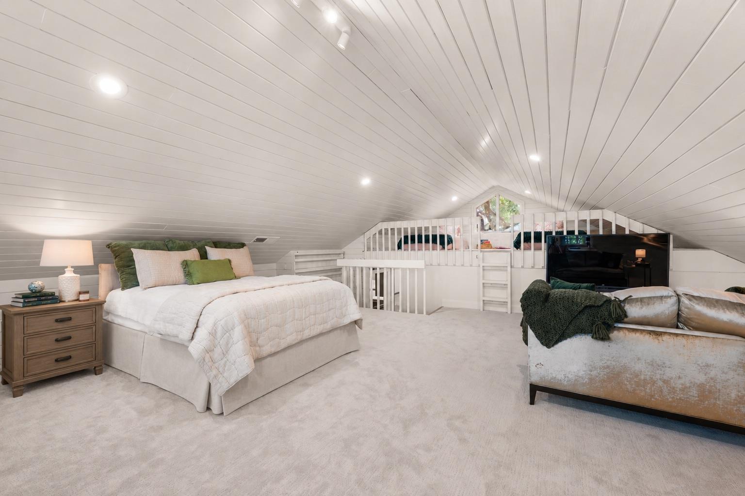 2308 Cypress PT E