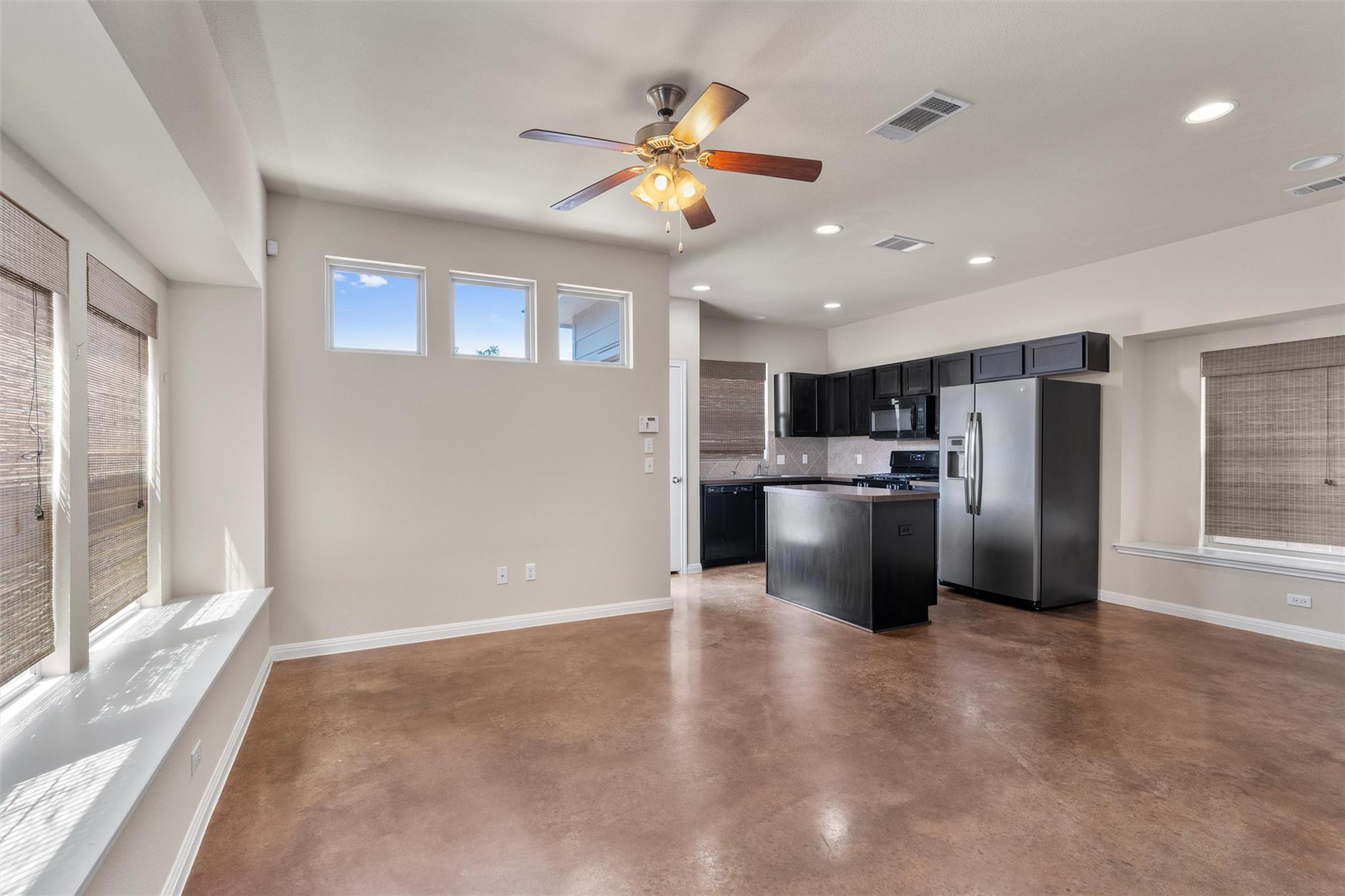 4606 Graceful LN
