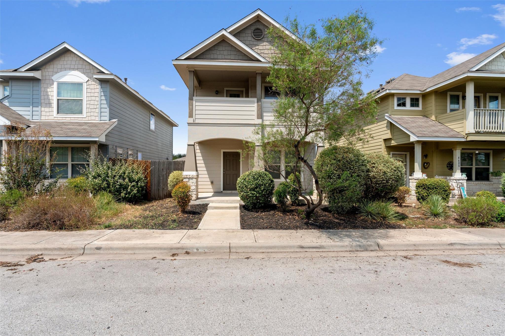 4606 Graceful LN