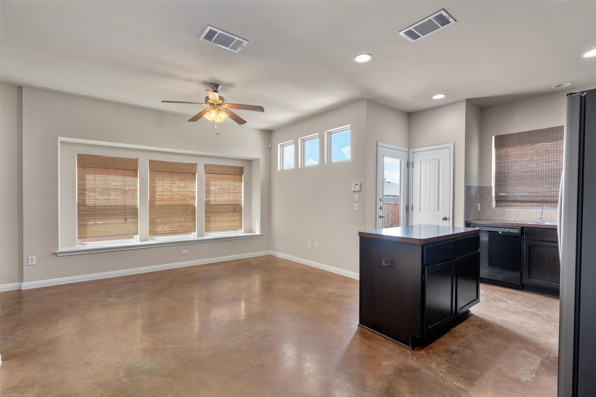 4606 Graceful LN