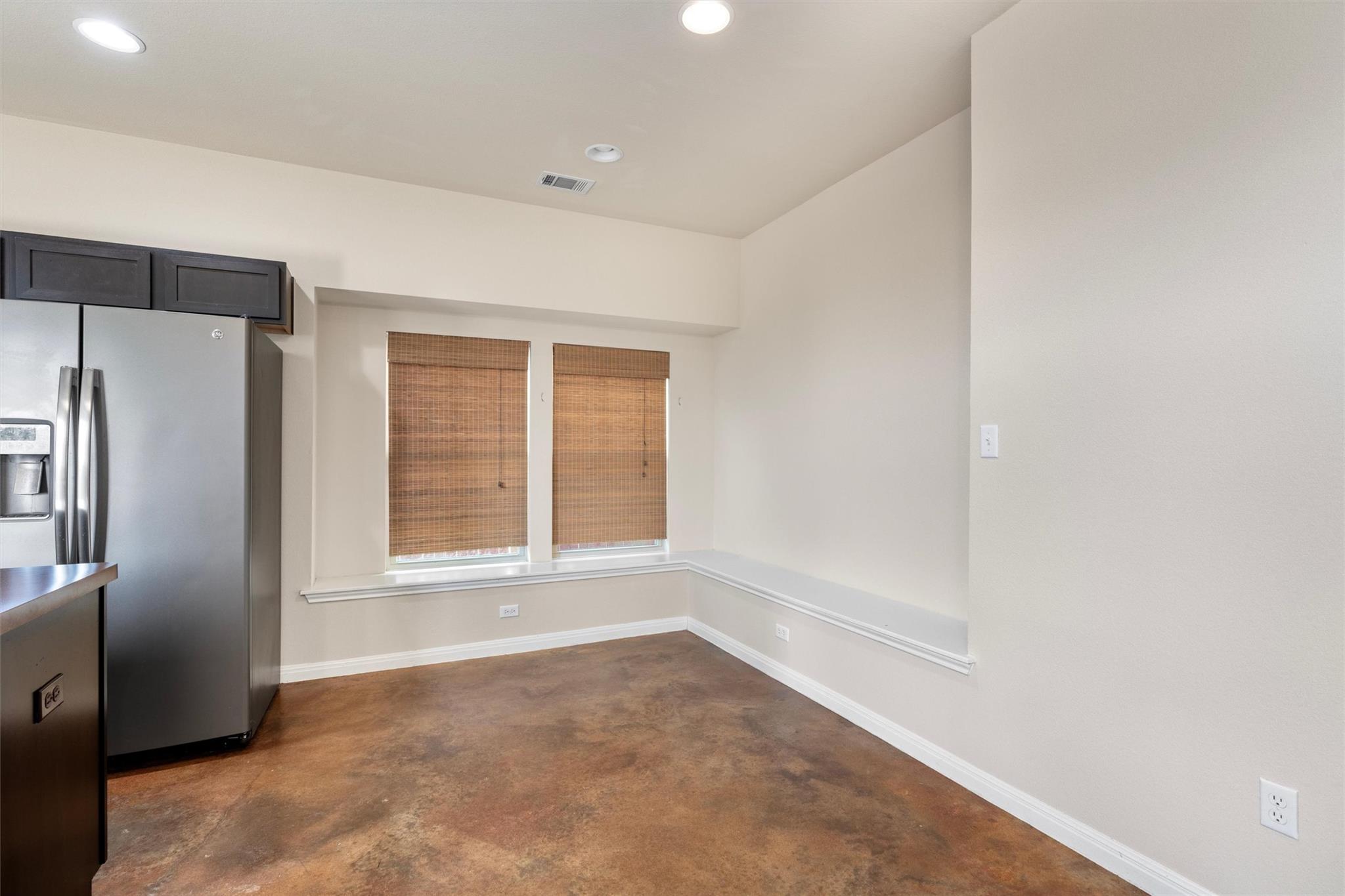 4606 Graceful LN