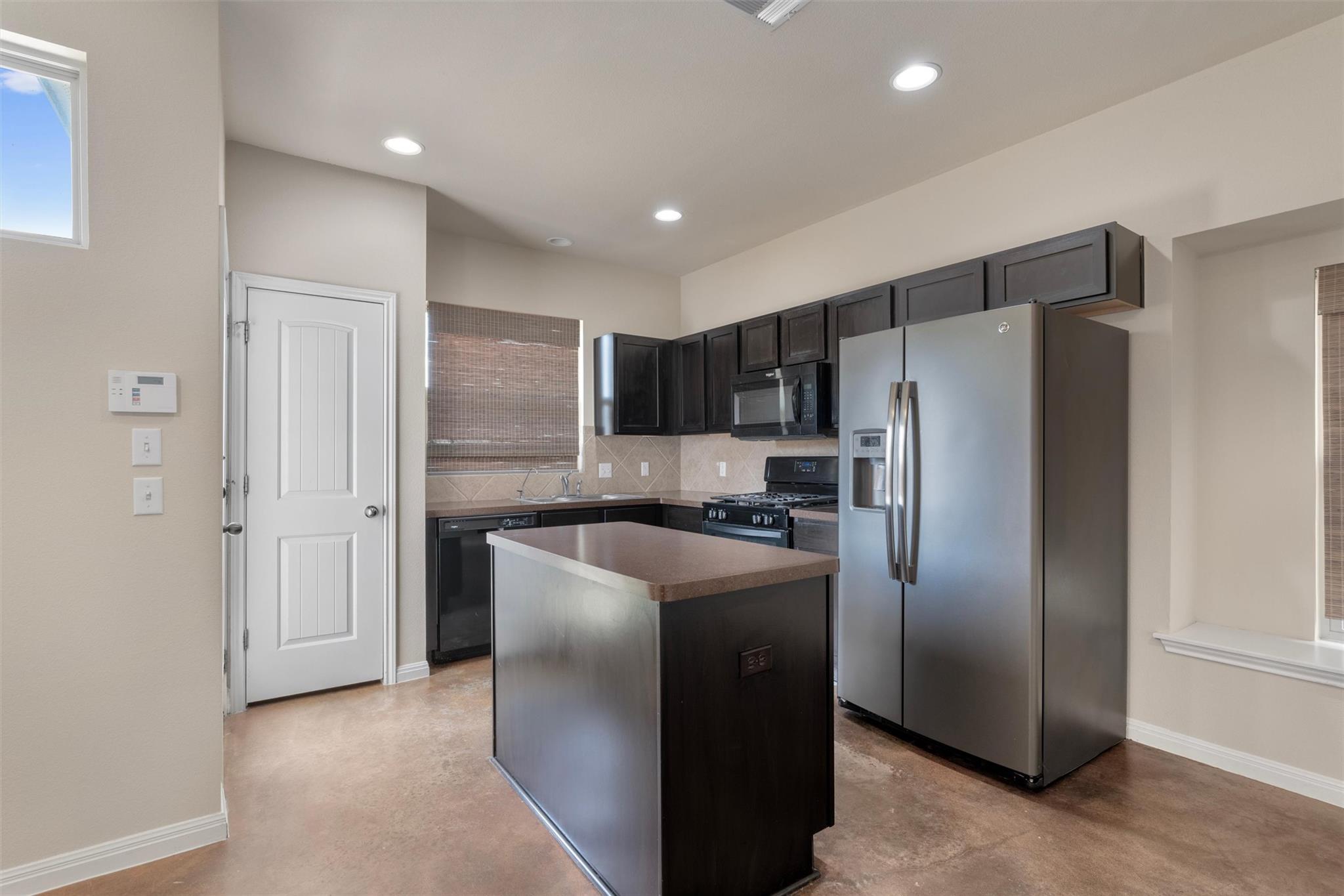 4606 Graceful LN