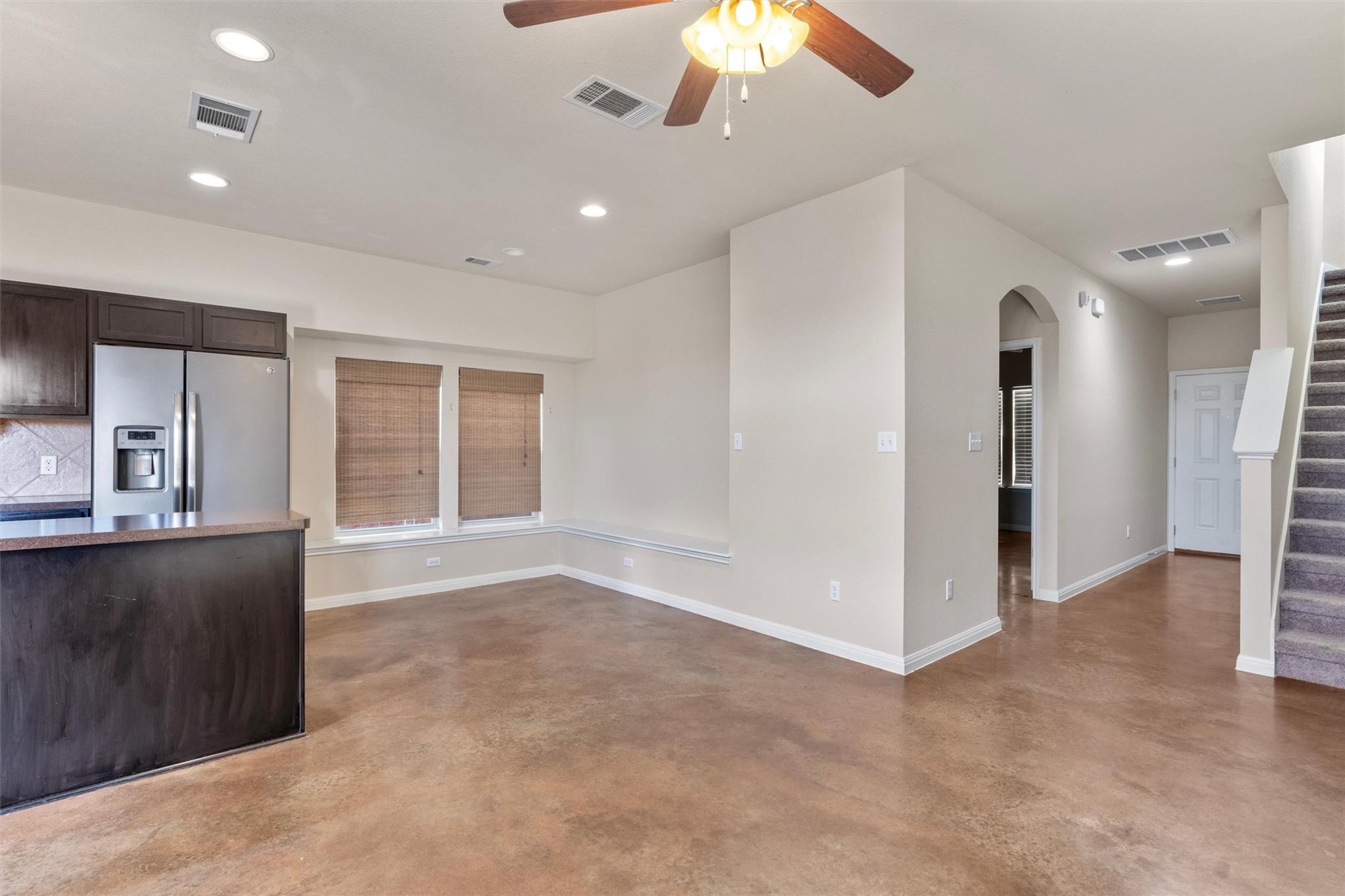 4606 Graceful LN