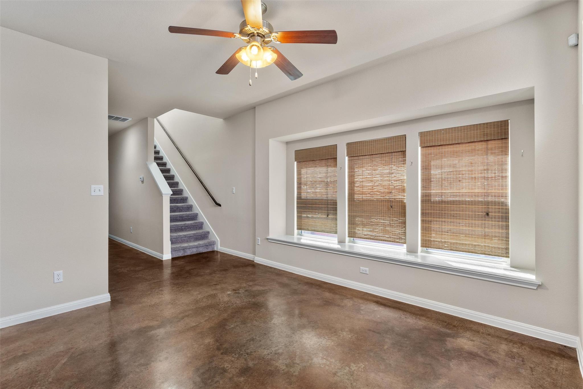 4606 Graceful LN