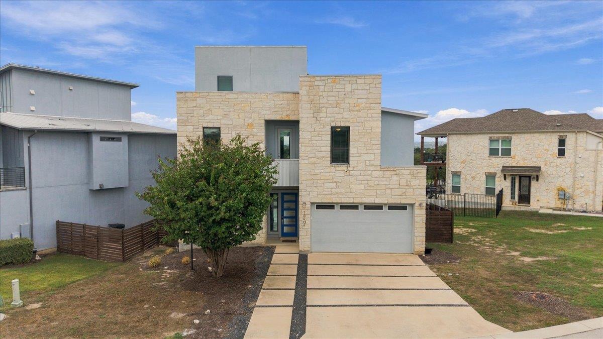 16404 Sydney Carol LN