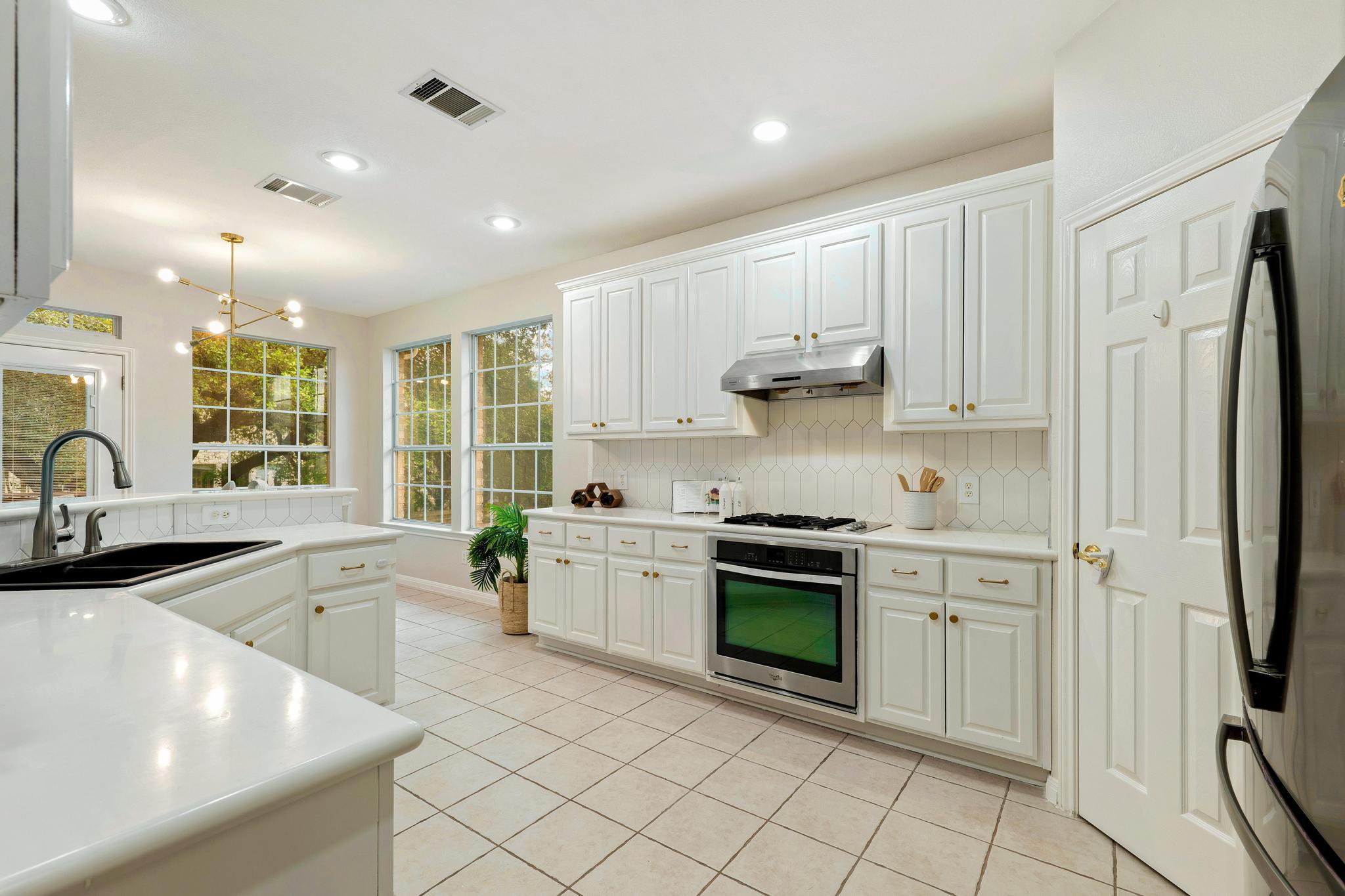 9413 Jenaro CT