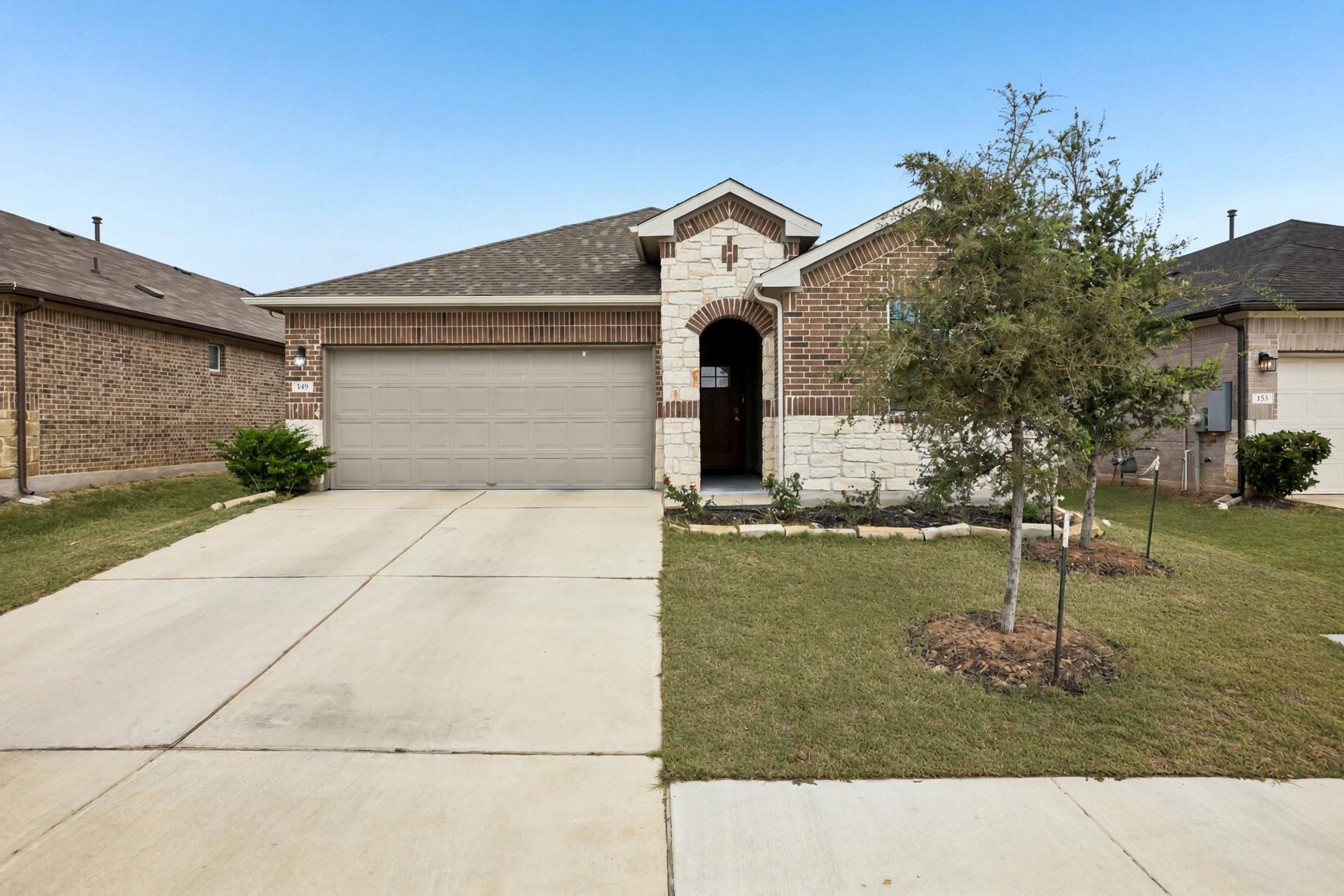 149 Mackinac LN