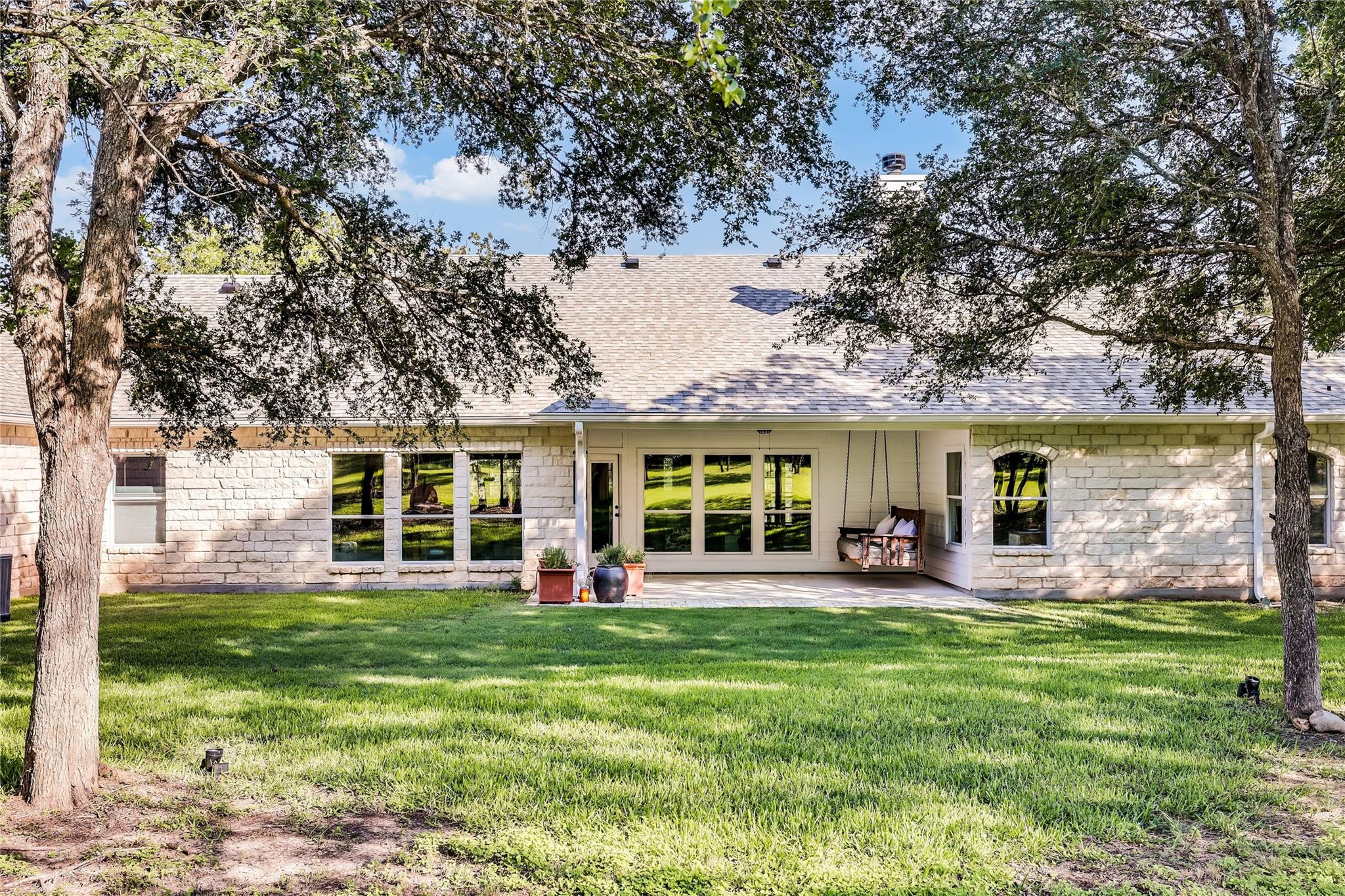 136 Territory DR