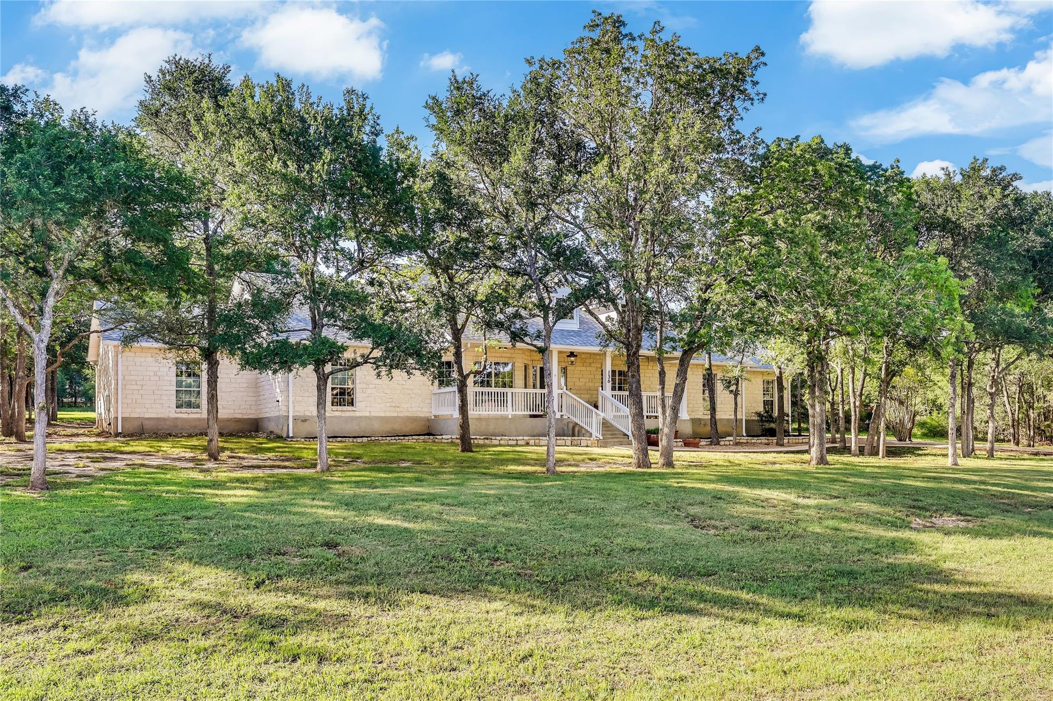 136 Territory DR