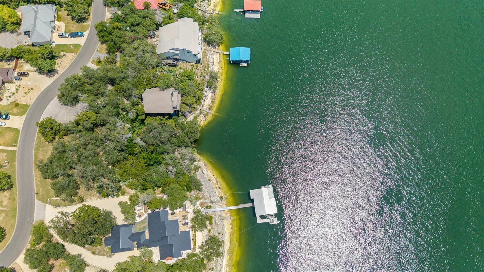 18401 Lakepoint CIR