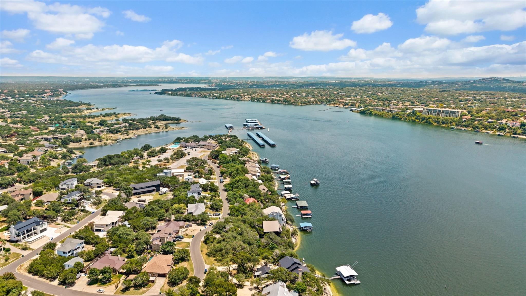18401 Lakepoint CIR