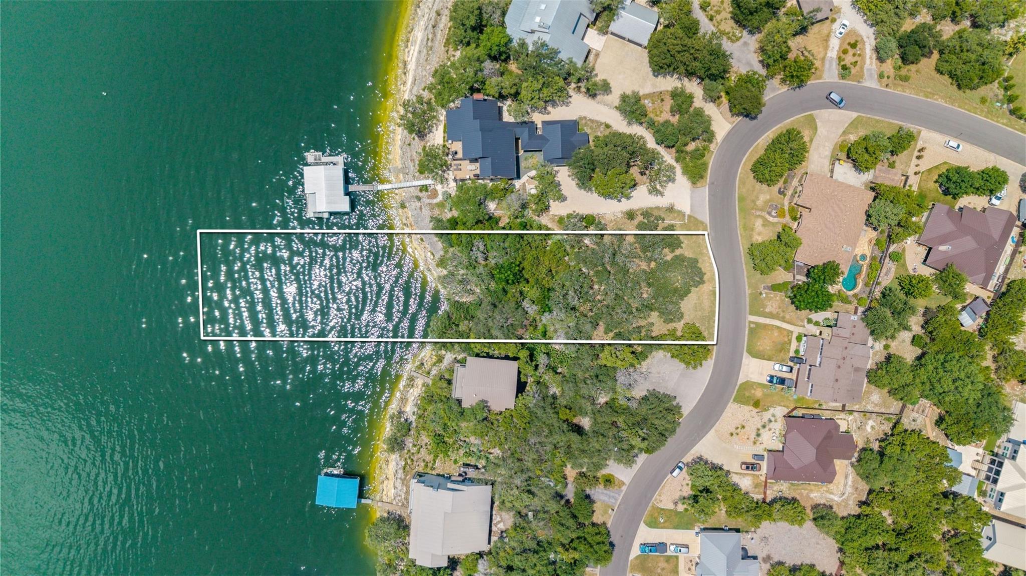 18401 Lakepoint CIR
