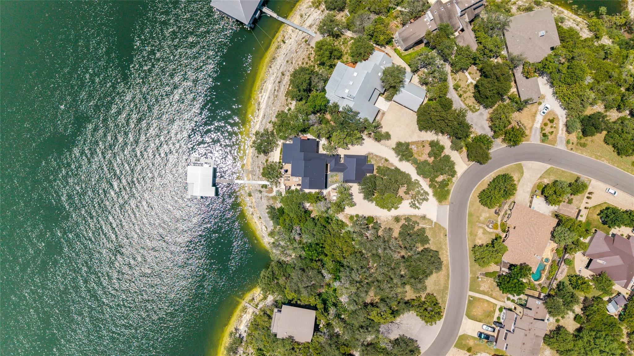 18401 Lakepoint CIR