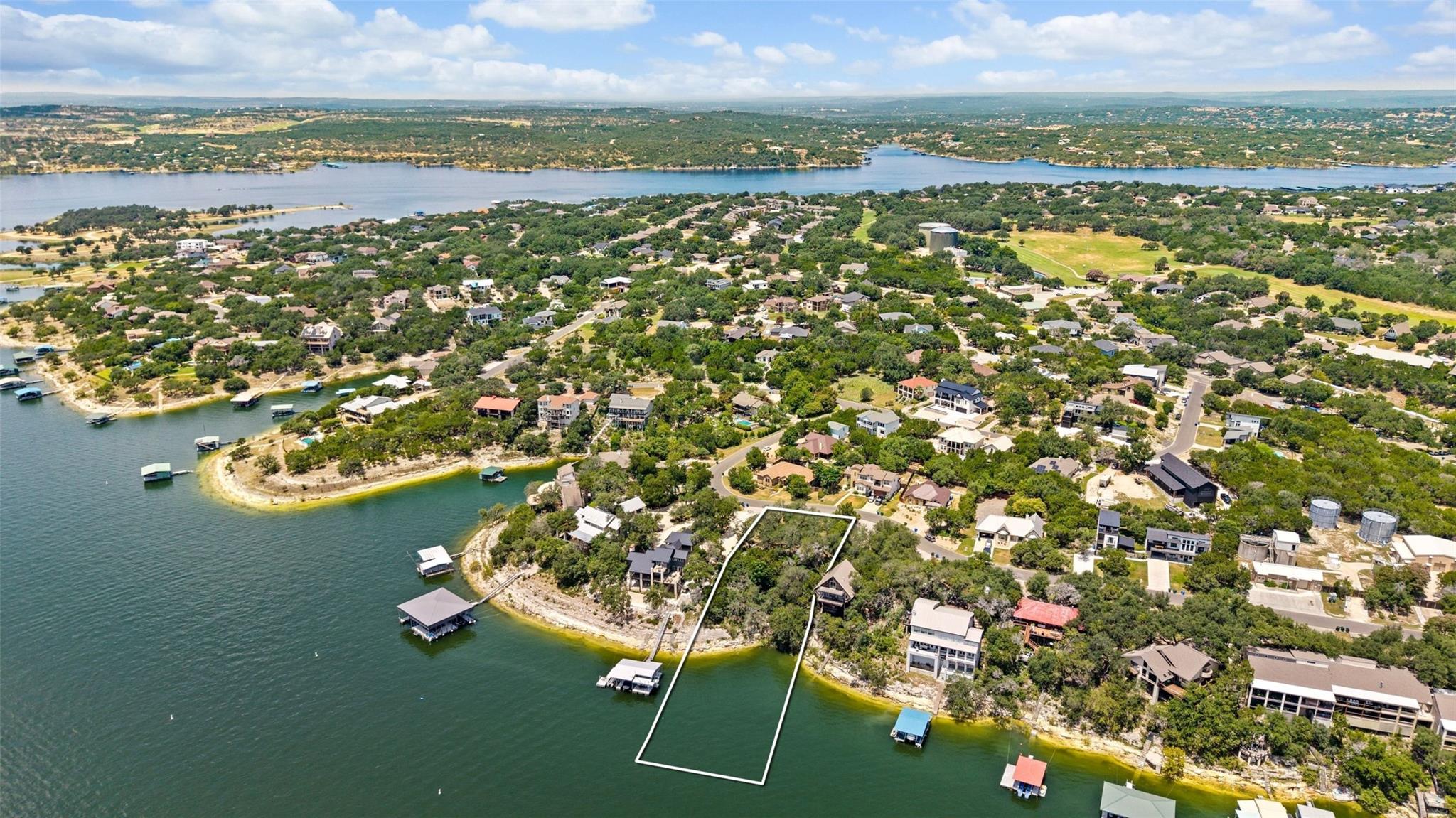 18401 Lakepoint CIR