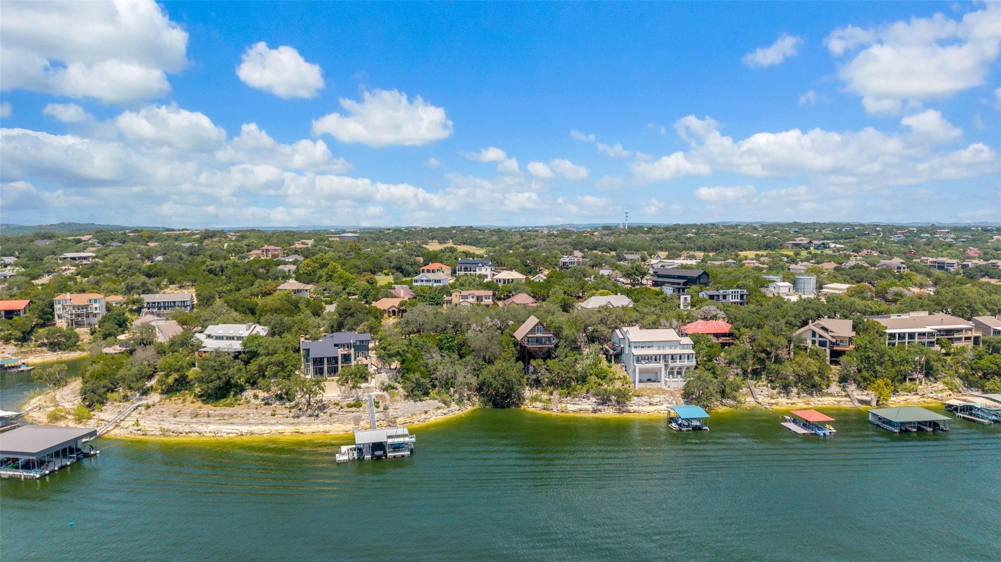 18401 Lakepoint CIR