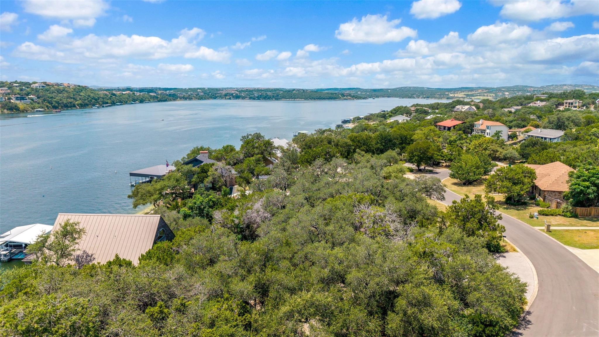 18401 Lakepoint CIR