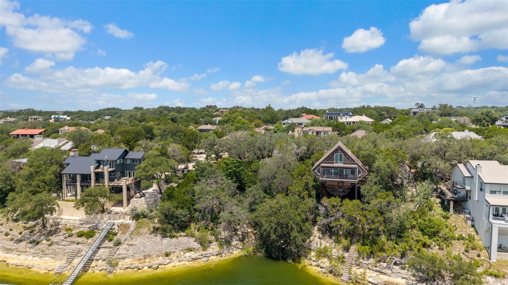 18401 Lakepoint CIR
