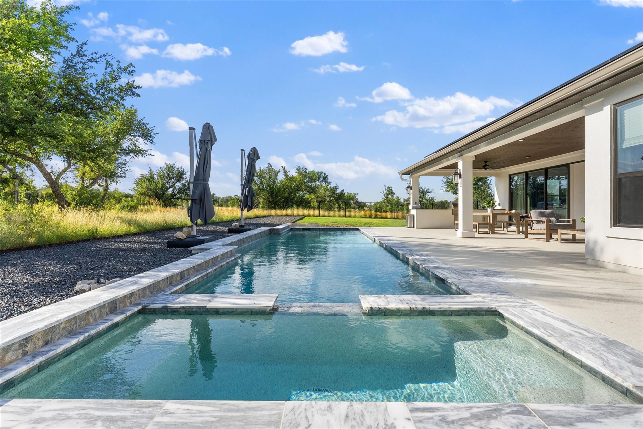 412 Oakpark DR
