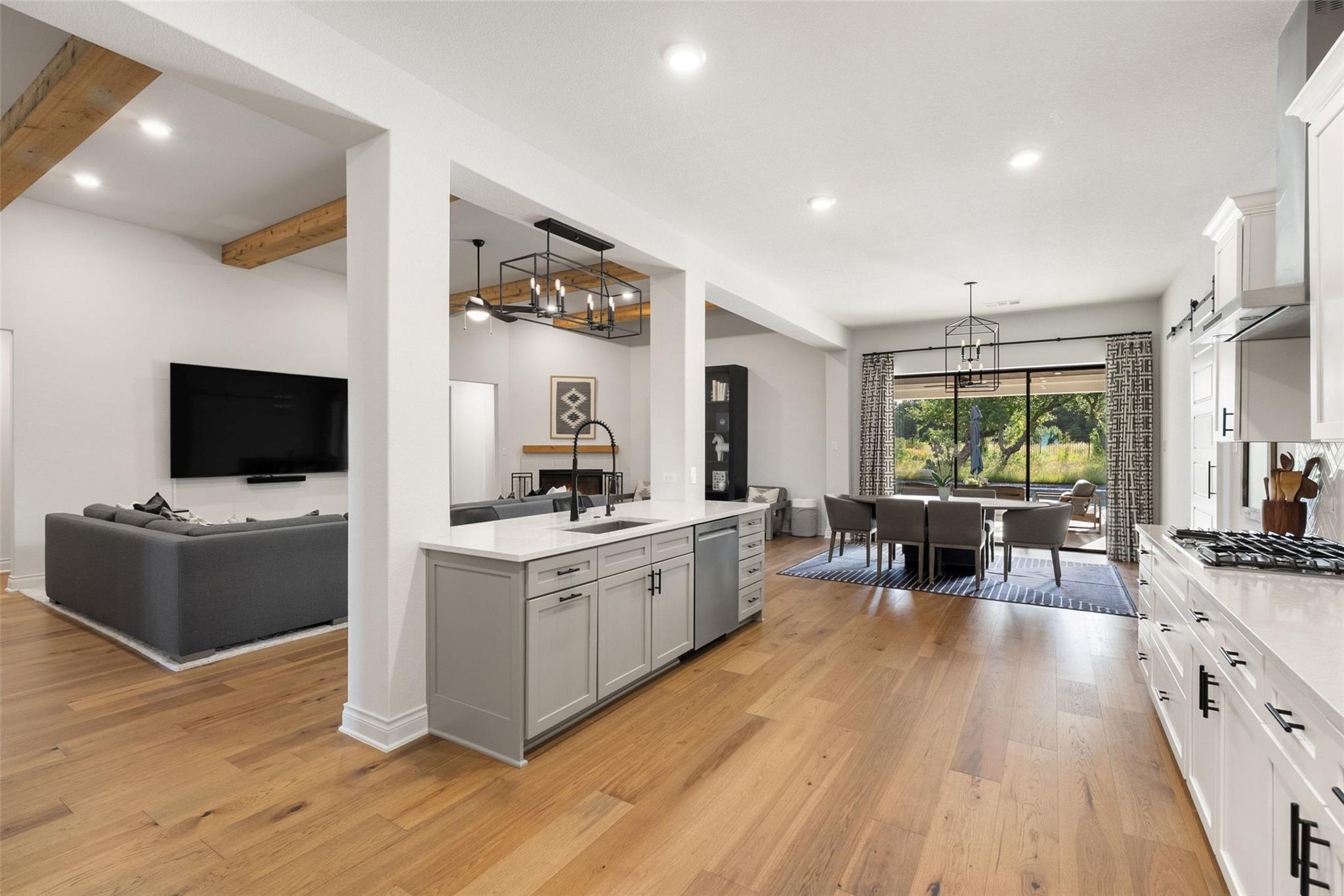 412 Oakpark DR