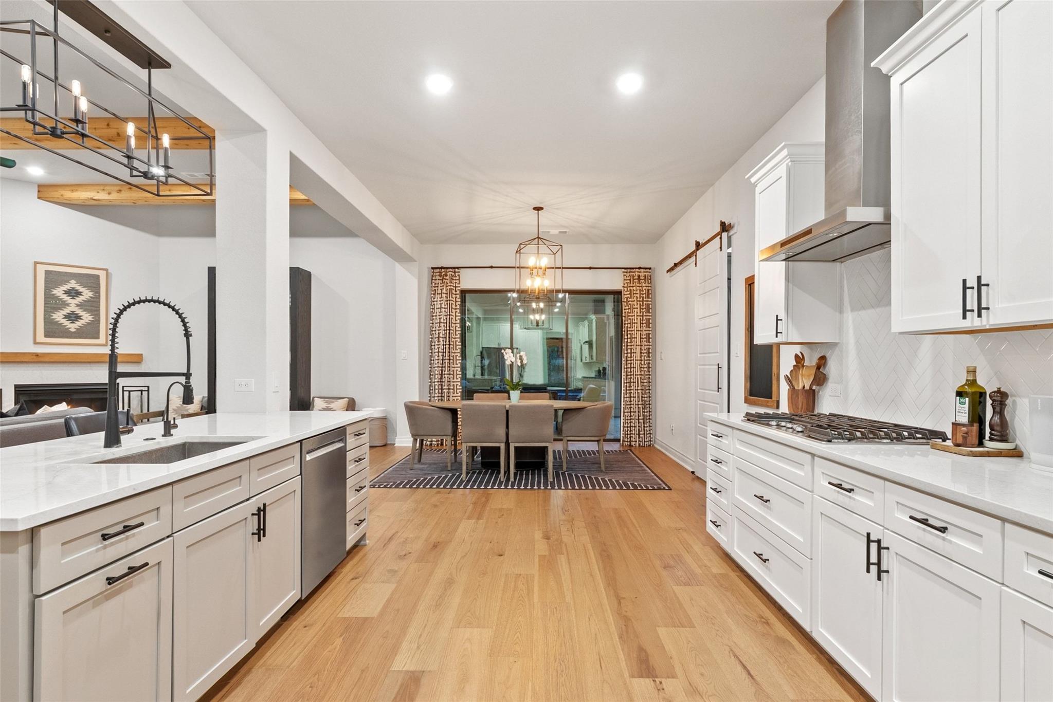 412 Oakpark DR