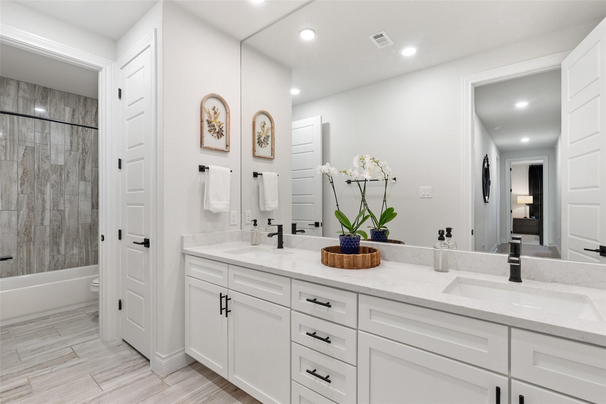 412 Oakpark DR