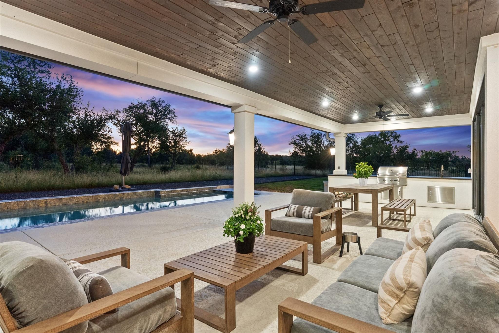 412 Oakpark DR