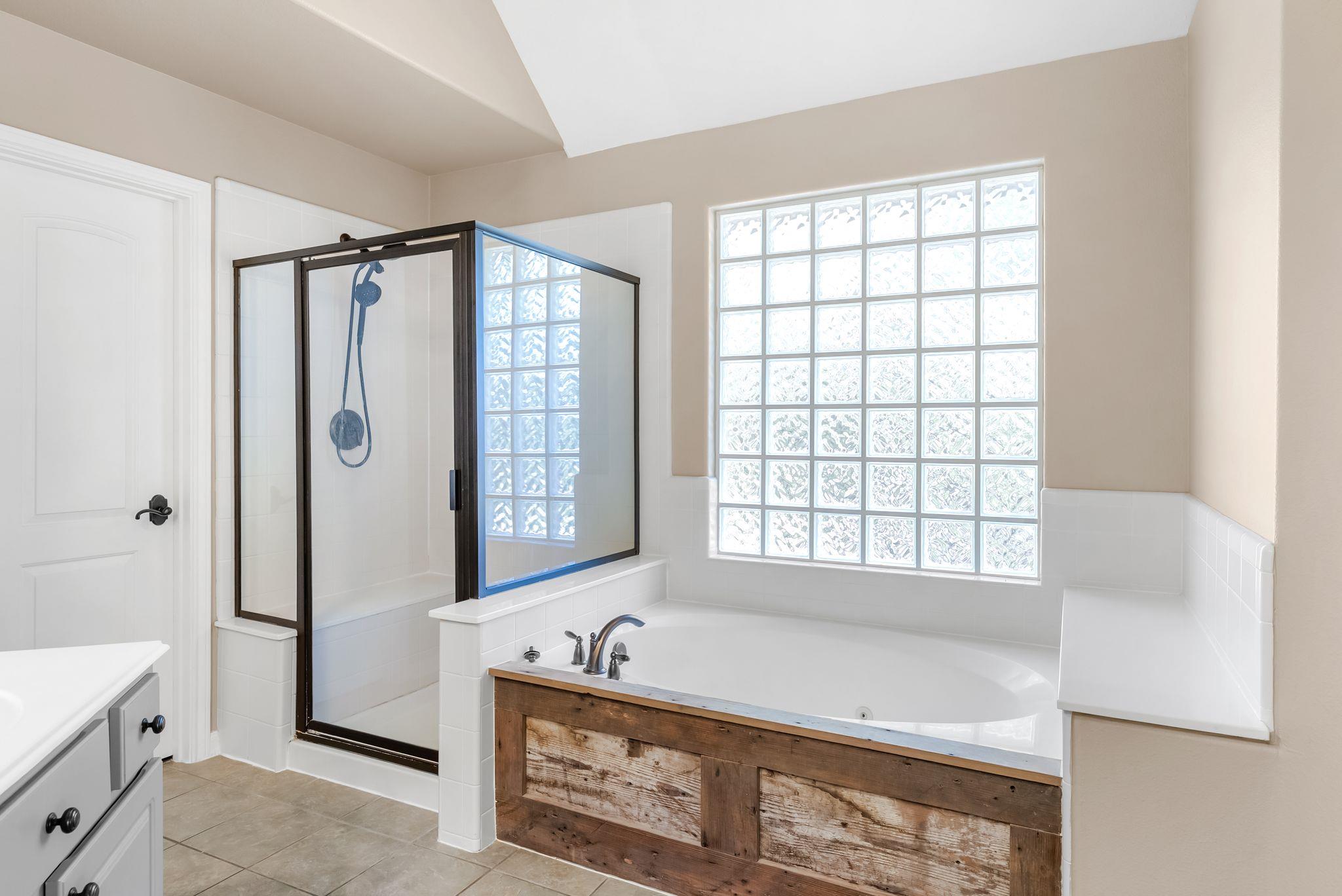 3704 Mira Vista DR
