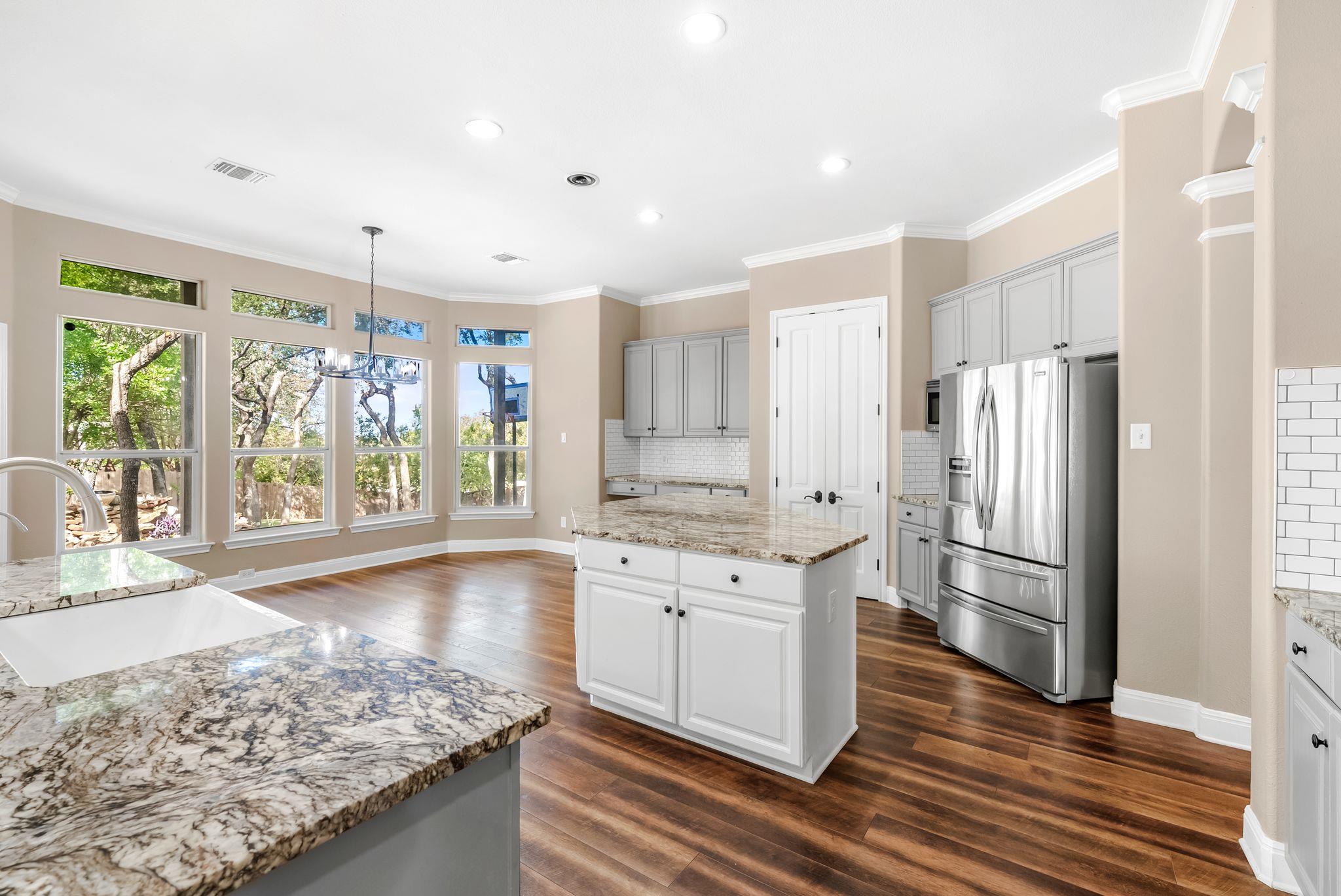 3704 Mira Vista DR