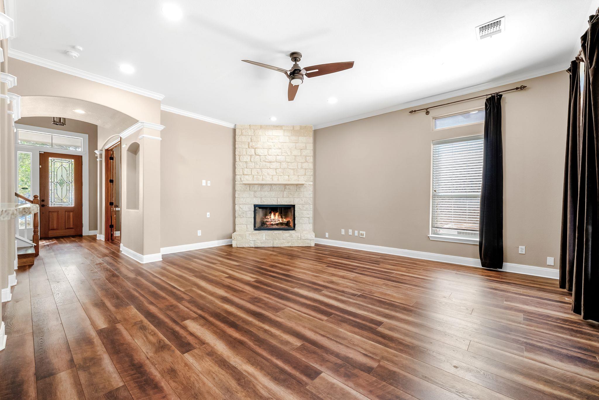 3704 Mira Vista DR