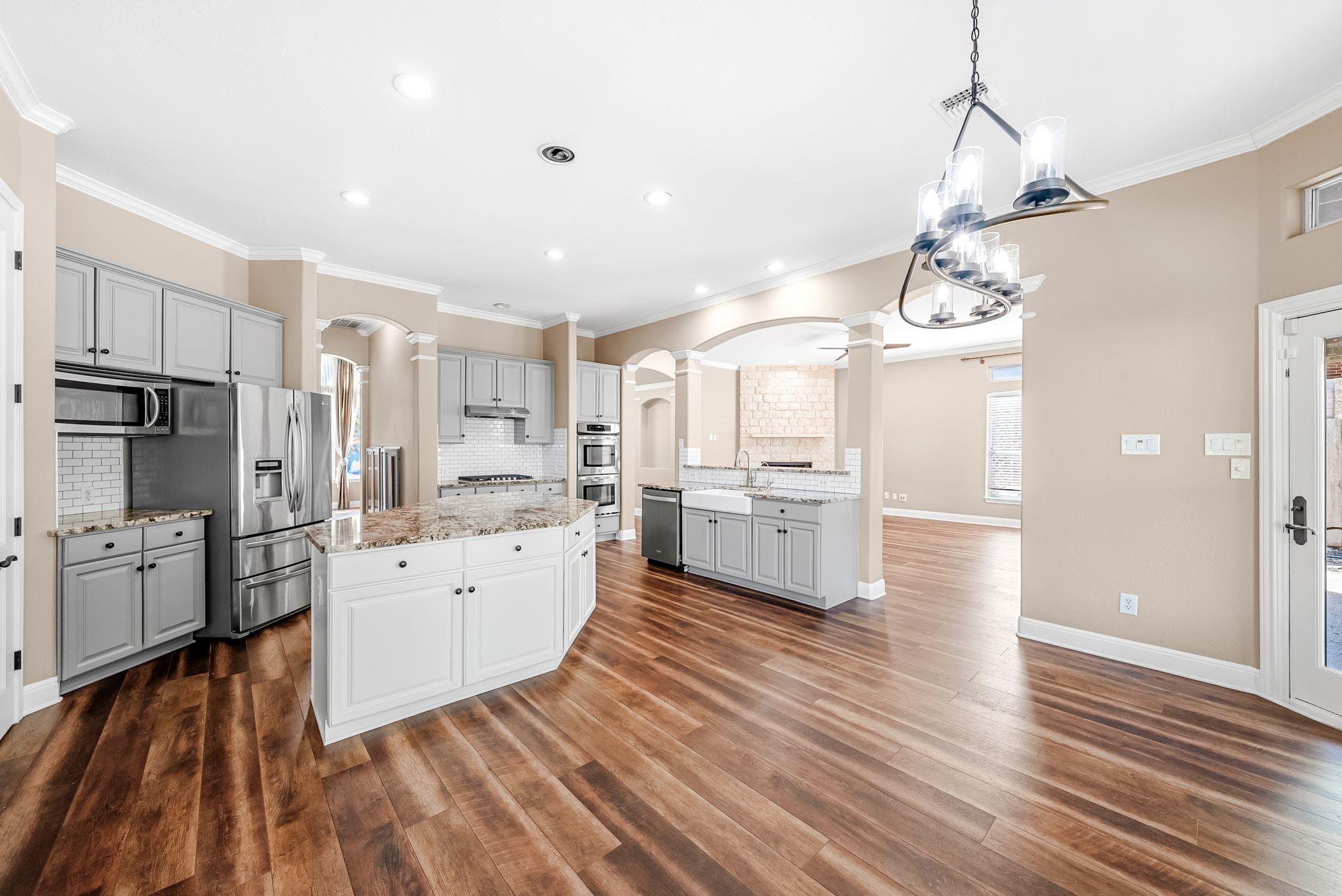 3704 Mira Vista DR