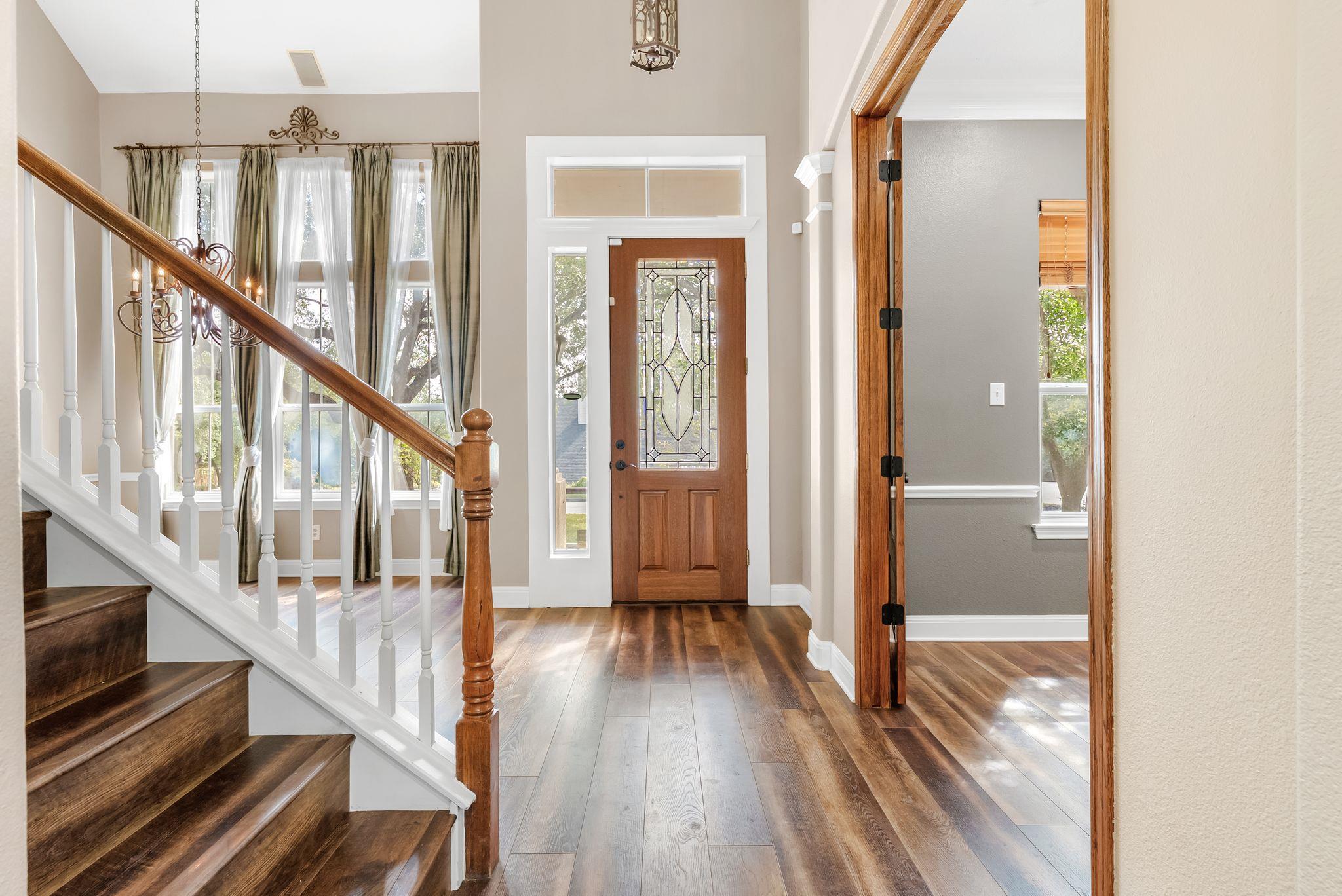 3704 Mira Vista DR