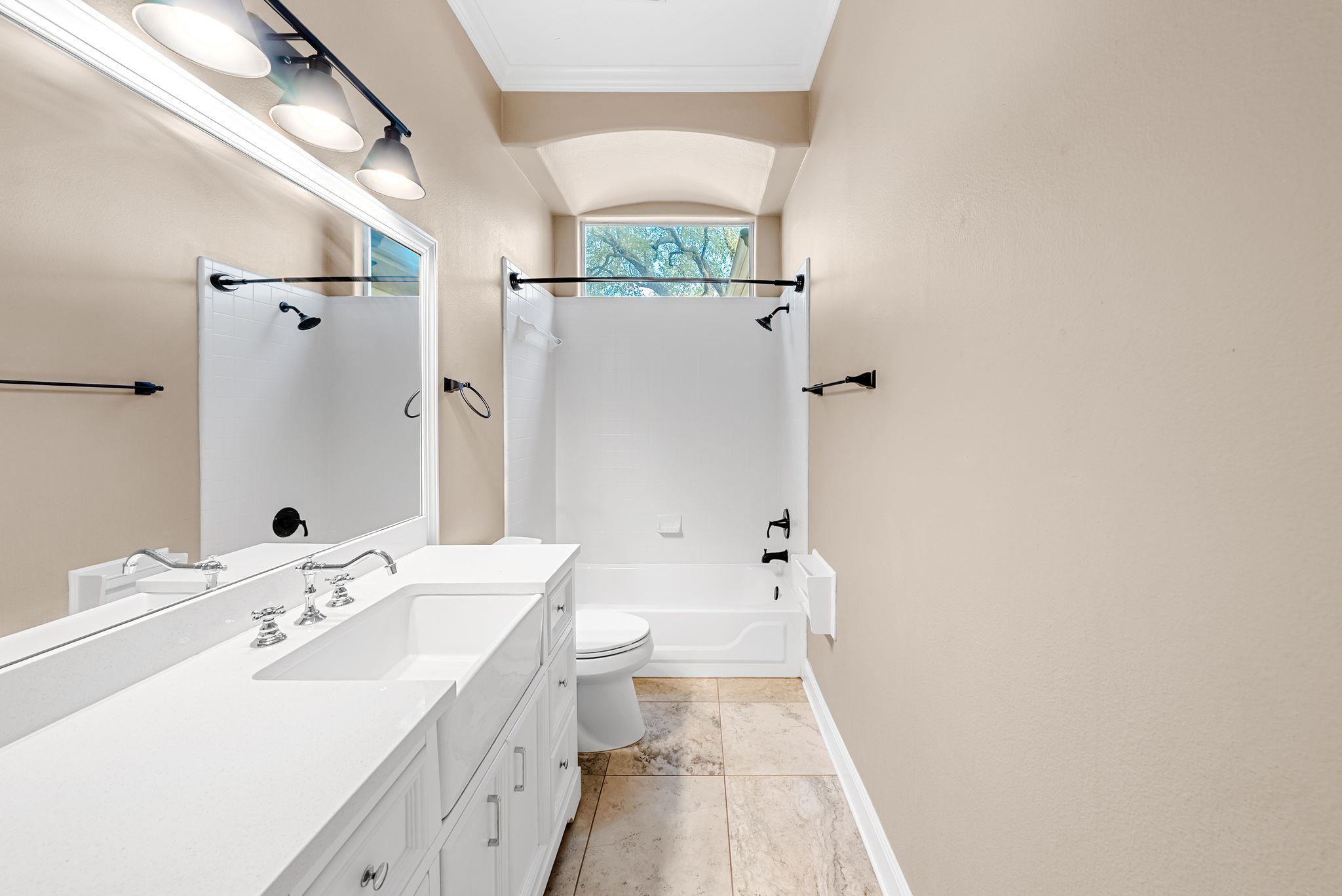 3704 Mira Vista DR