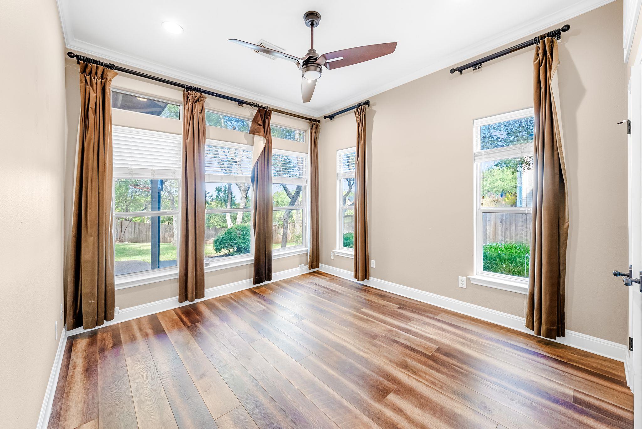 3704 Mira Vista DR