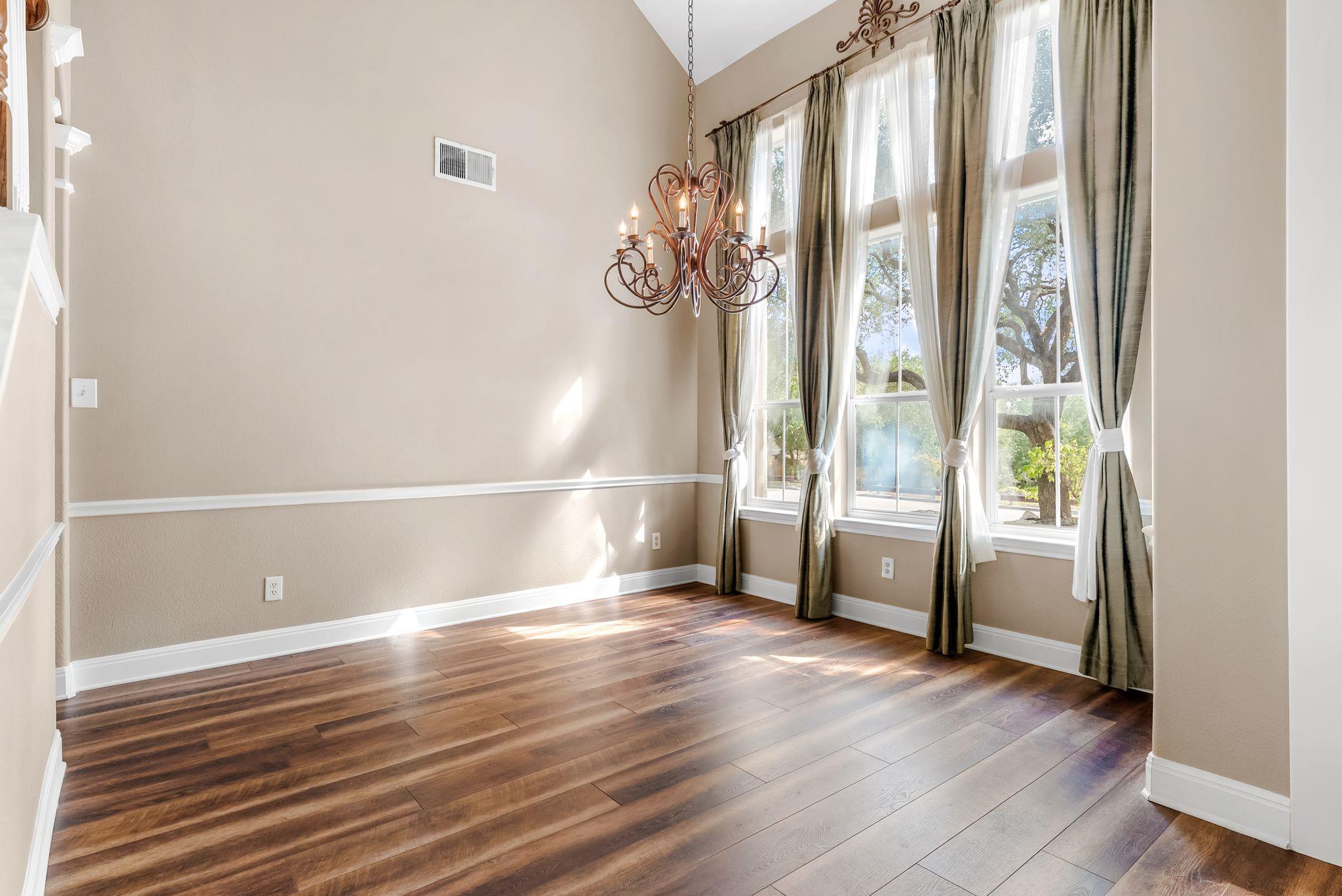 3704 Mira Vista DR