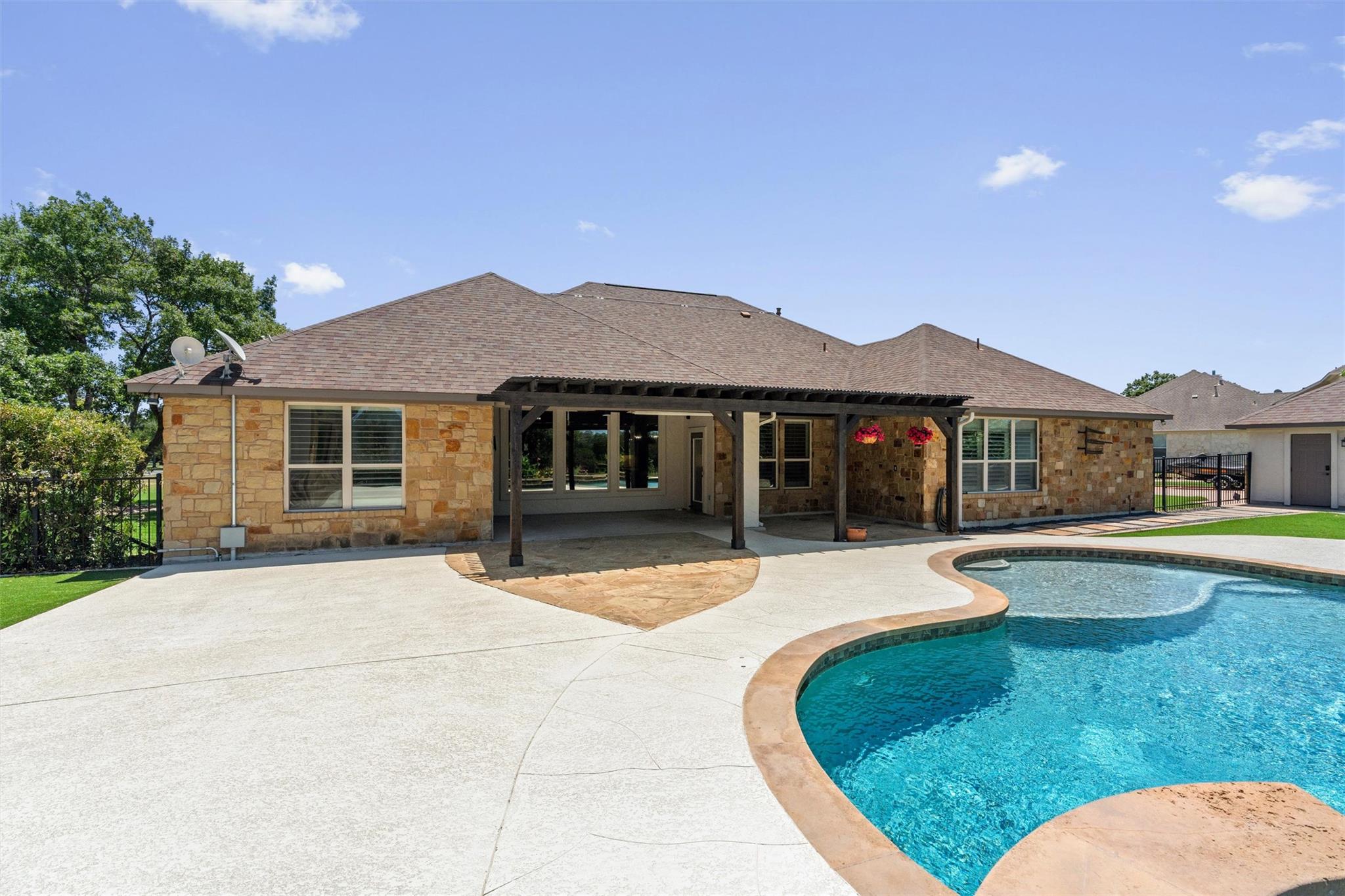 152 Whitney Woods CIR