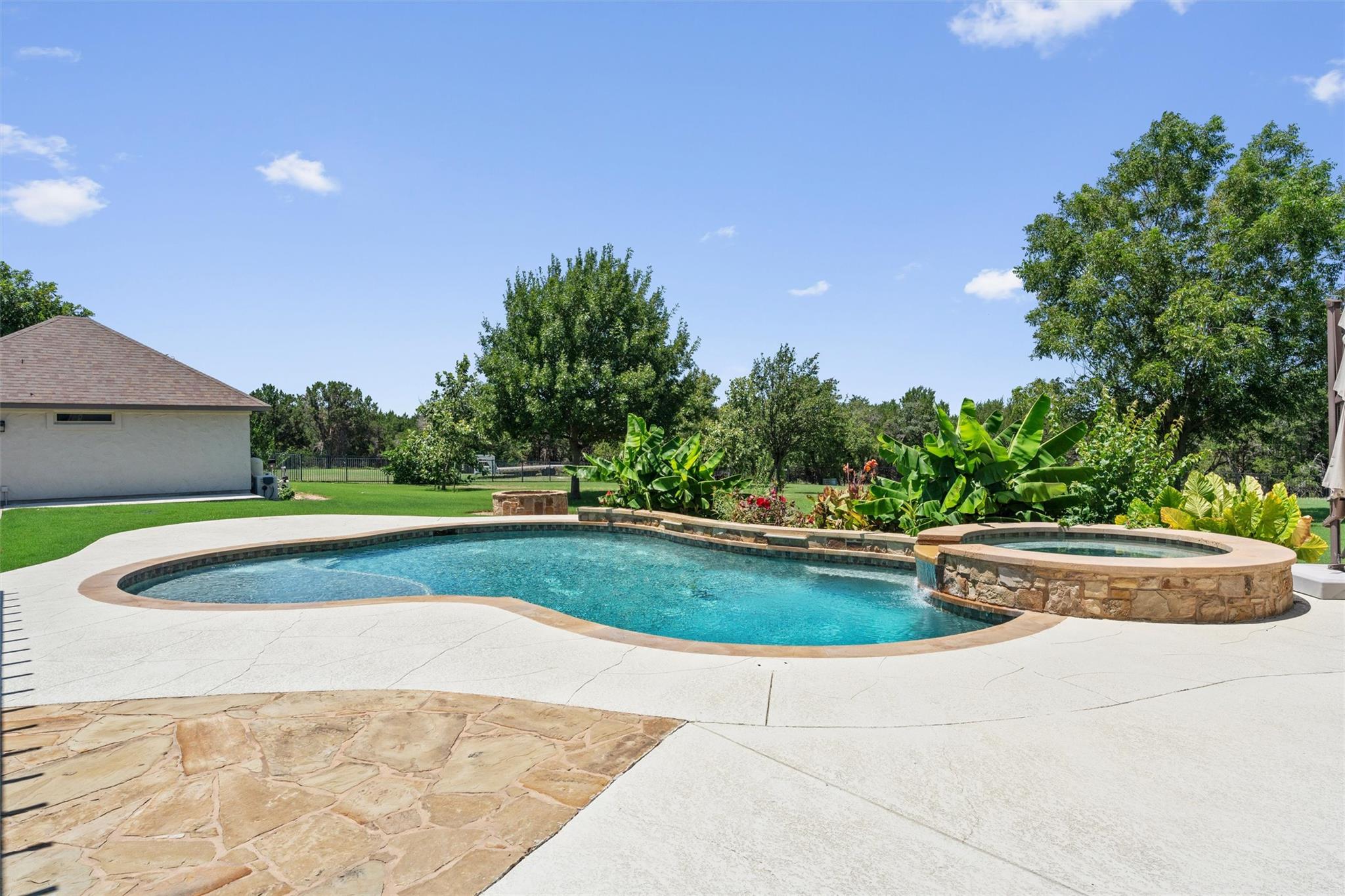 152 Whitney Woods CIR