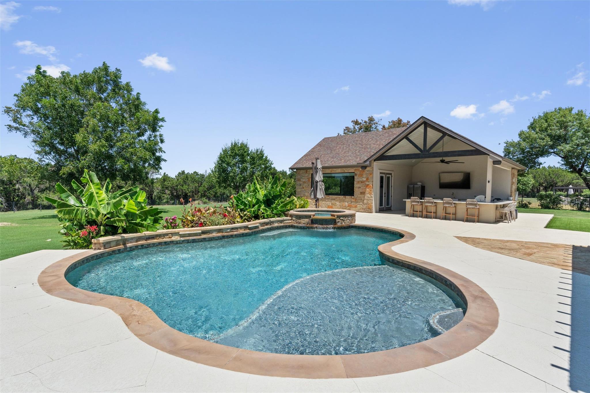 152 Whitney Woods CIR