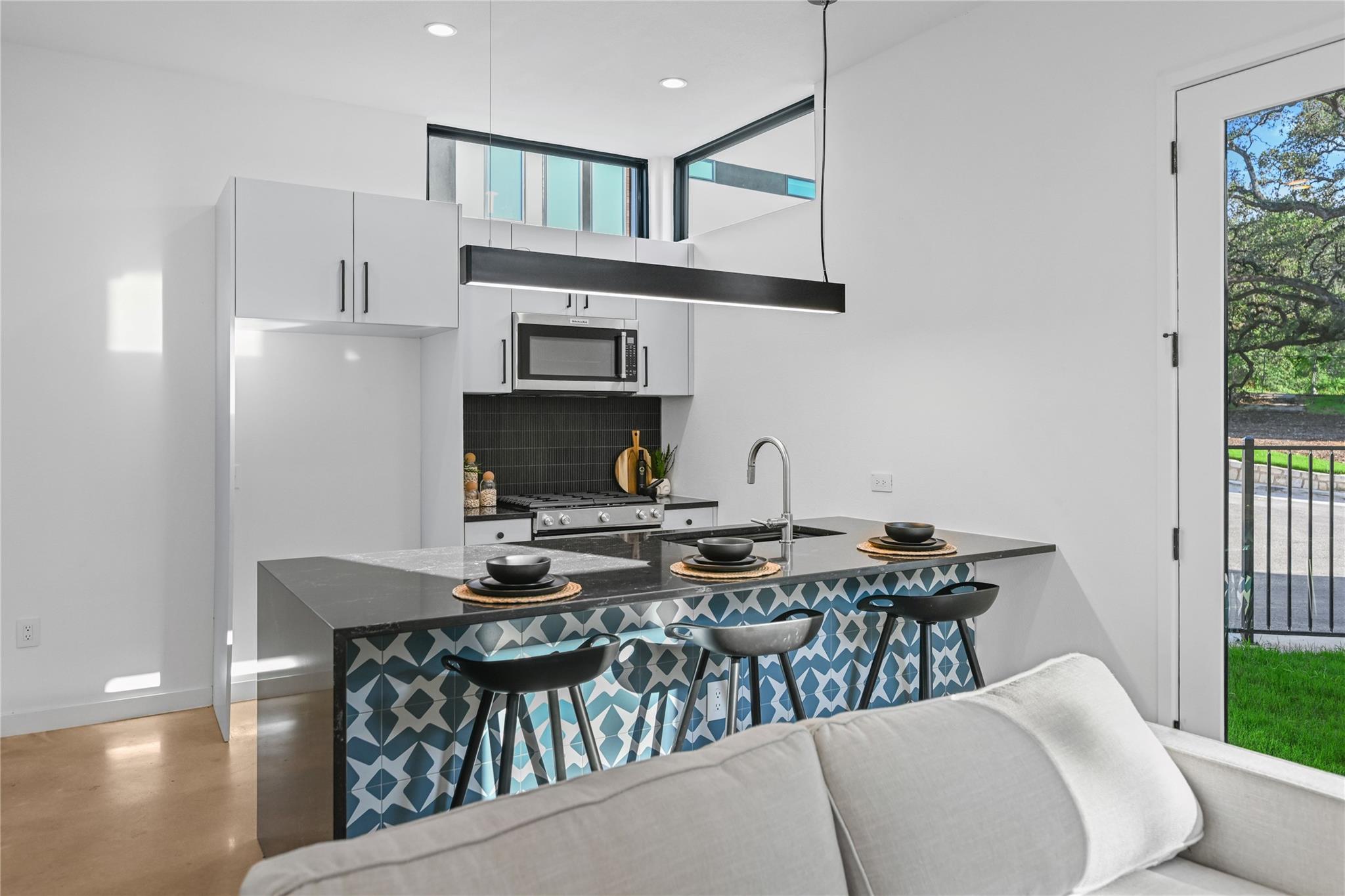 219 Lessin LN # 15