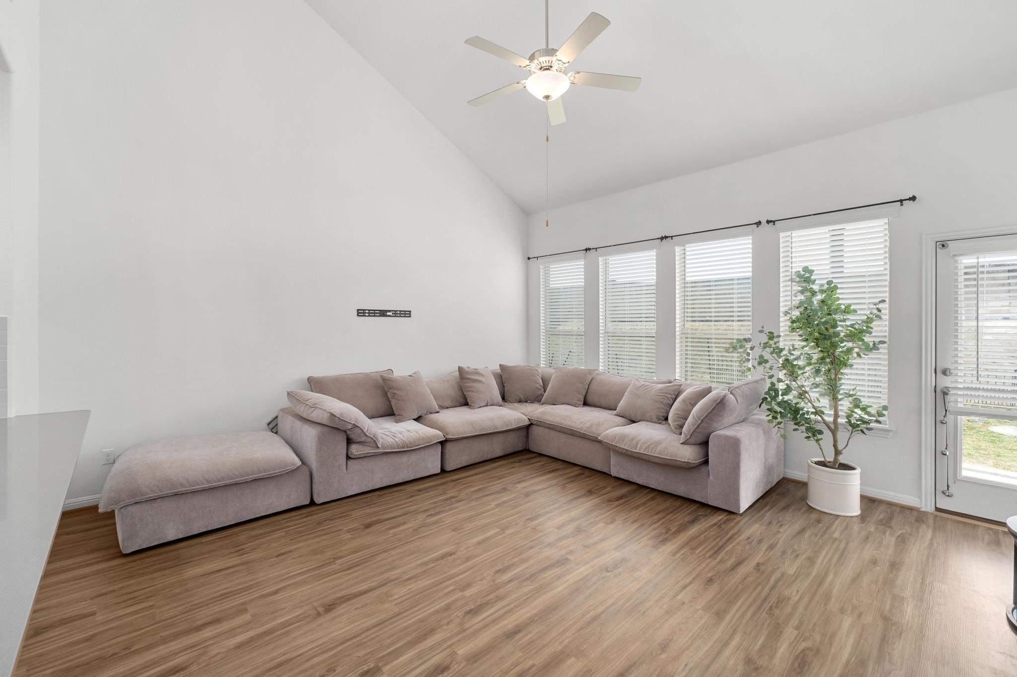718 Hereford LOOP