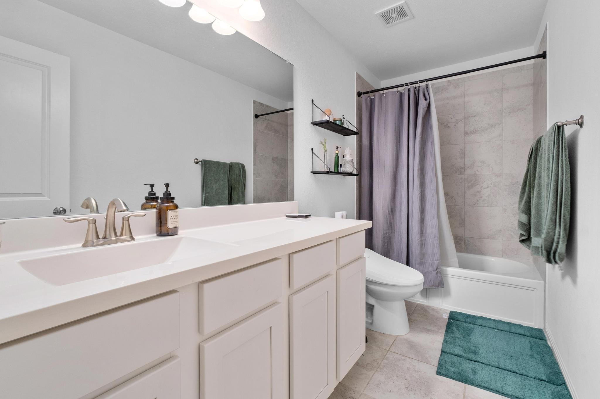 718 Hereford LOOP