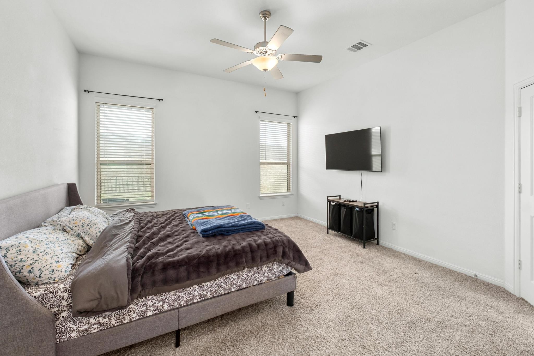 718 Hereford LOOP