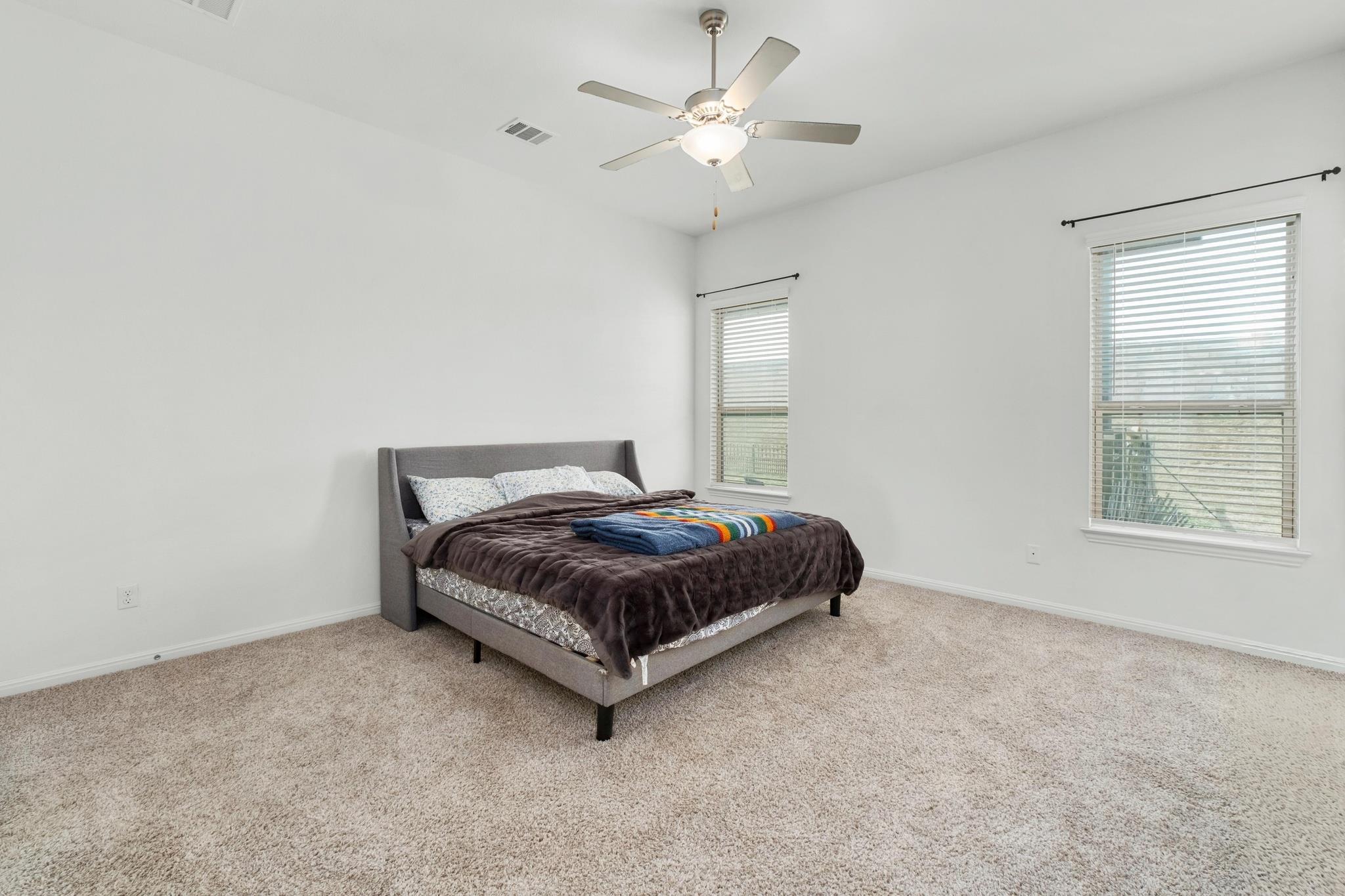 718 Hereford LOOP