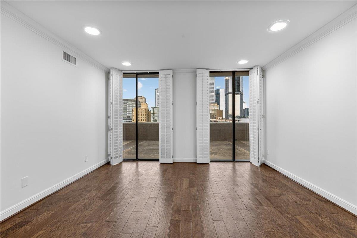 1122 Colorado ST # 1004