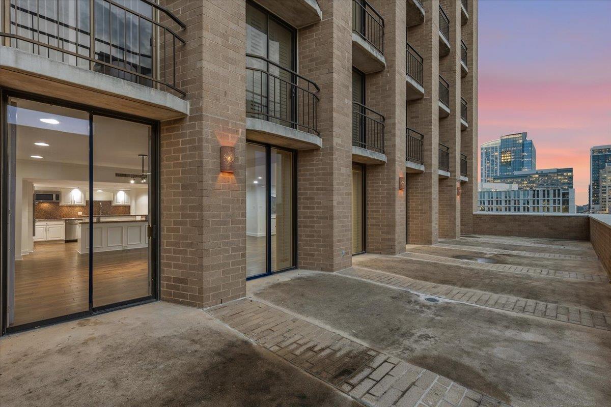 1122 Colorado ST # 1004
