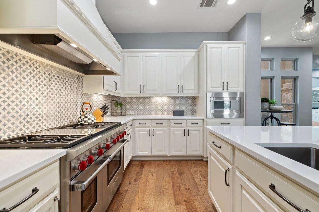 320 Bisset CT