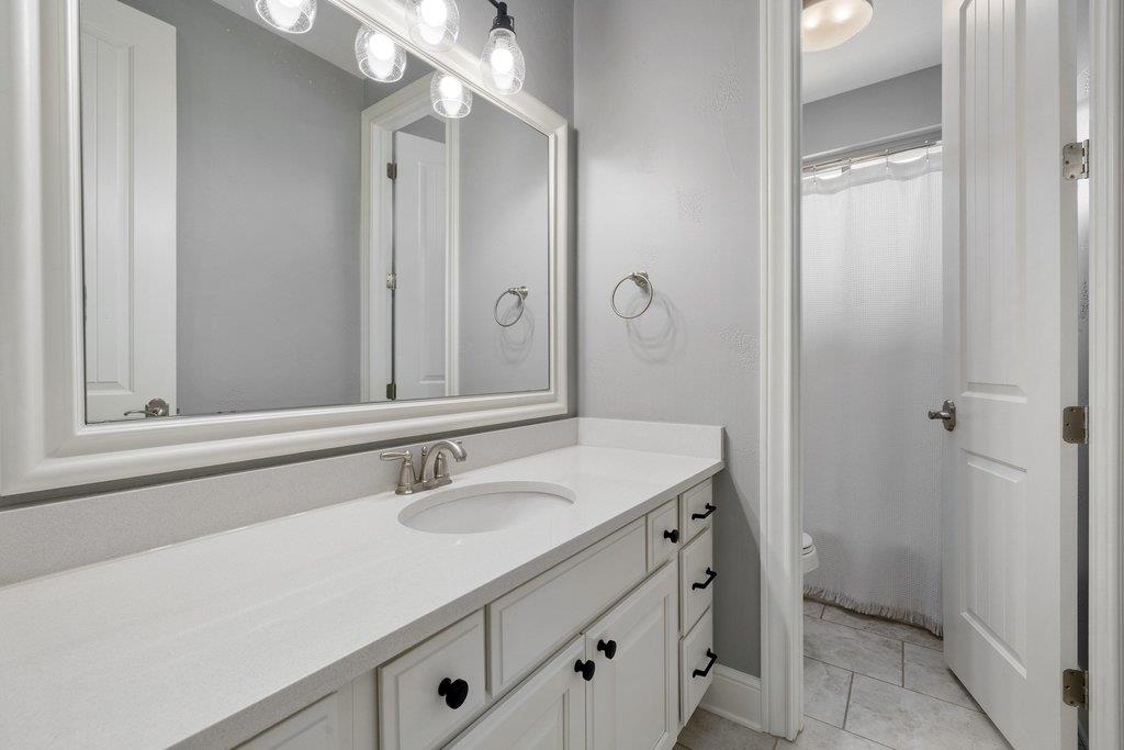 320 Bisset CT