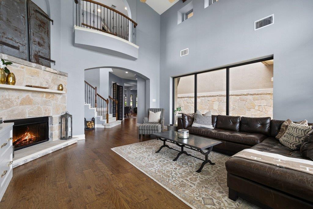 320 Bisset CT